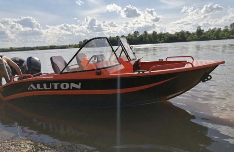 Алюменивая лодка Aluton 490 DC